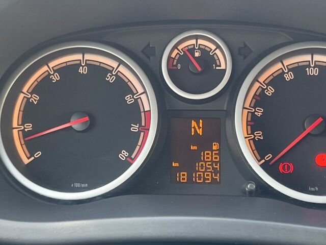 Серый Опель Корса, объемом двигателя 1.2 л и пробегом 181 тыс. км за 4799 $, фото 15 на Automoto.ua