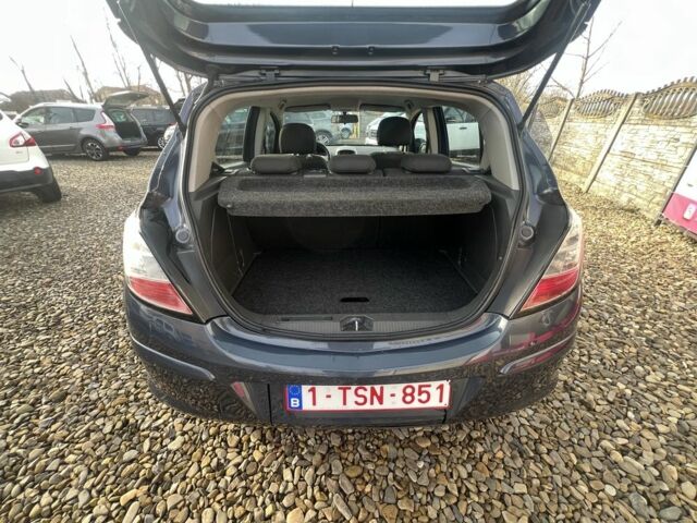 Серый Опель Корса, объемом двигателя 1.2 л и пробегом 181 тыс. км за 4799 $, фото 22 на Automoto.ua