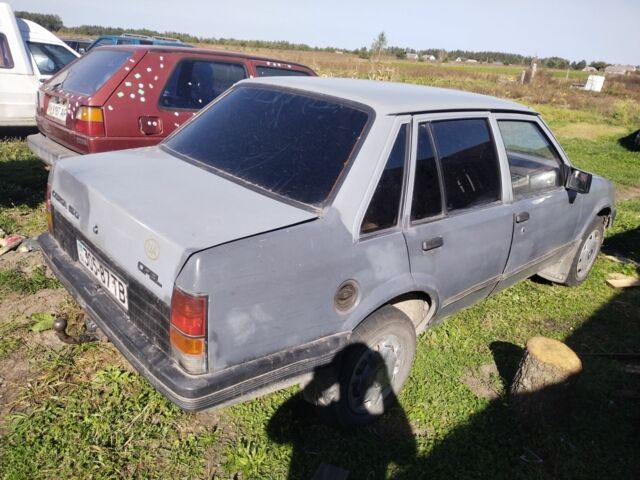 Сірий Опель Корса, об'ємом двигуна 0 л та пробігом 500 тис. км за 750 $, фото 3 на Automoto.ua