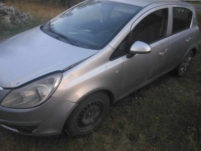 Серый Опель Корса, объемом двигателя 1 л и пробегом 180 тыс. км за 1450 $, фото 2 на Automoto.ua