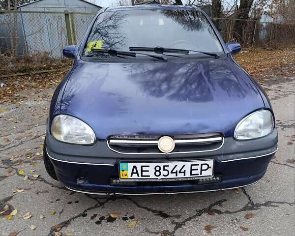 Синий Опель Корса, объемом двигателя 1.2 л и пробегом 200 тыс. км за 1800 $, фото 6 на Automoto.ua