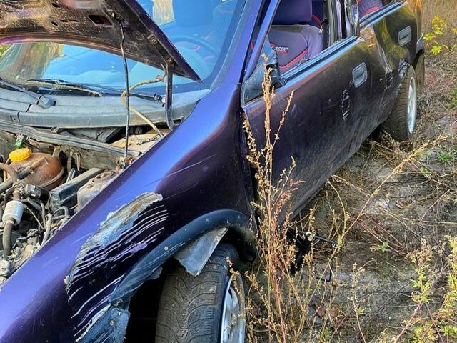 Синій Опель Корса, об'ємом двигуна 1.4 л та пробігом 0 тис. км за 500 $, фото 5 на Automoto.ua