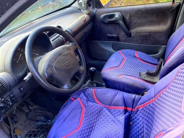 Синій Опель Корса, об'ємом двигуна 1.4 л та пробігом 0 тис. км за 500 $, фото 3 на Automoto.ua