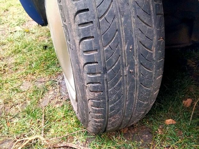 Синій Опель Корса, об'ємом двигуна 1.4 л та пробігом 270 тис. км за 999 $, фото 6 на Automoto.ua