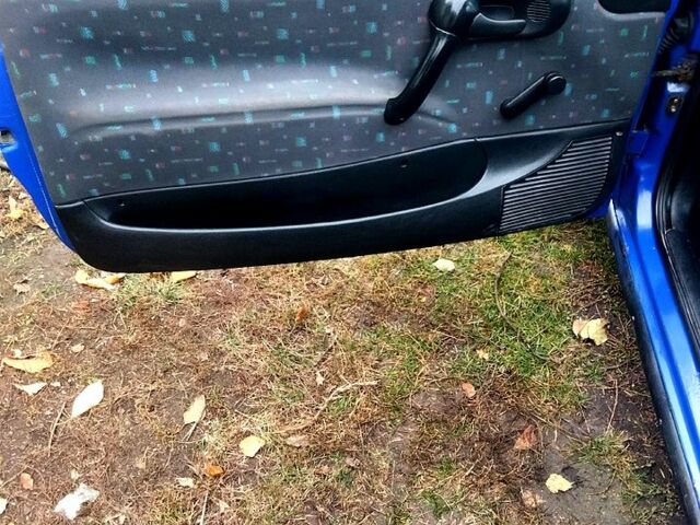 Синій Опель Корса, об'ємом двигуна 1.4 л та пробігом 270 тис. км за 999 $, фото 12 на Automoto.ua