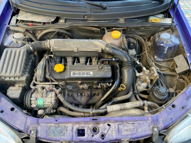 Синій Опель Корса, об'ємом двигуна 1.5 л та пробігом 320 тис. км за 2200 $, фото 4 на Automoto.ua