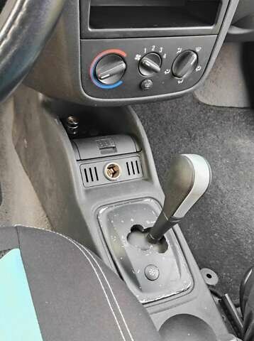 Синій Опель Корса, об'ємом двигуна 0.97 л та пробігом 180 тис. км за 3100 $, фото 19 на Automoto.ua