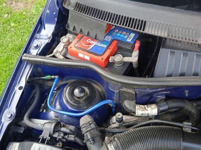 Синий Опель Корса, объемом двигателя 1.2 л и пробегом 281 тыс. км за 3000 $, фото 3 на Automoto.ua