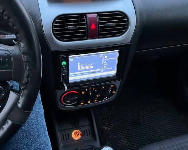 Синий Опель Корса, объемом двигателя 0.97 л и пробегом 193 тыс. км за 3000 $, фото 8 на Automoto.ua