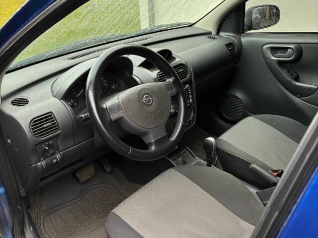 Синий Опель Корса, объемом двигателя 1.2 л и пробегом 255 тыс. км за 3600 $, фото 3 на Automoto.ua