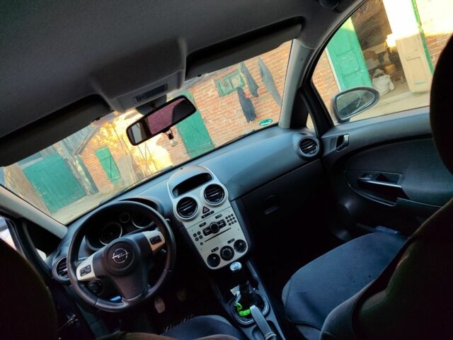 Синий Опель Корса, объемом двигателя 1.2 л и пробегом 255 тыс. км за 4000 $, фото 4 на Automoto.ua