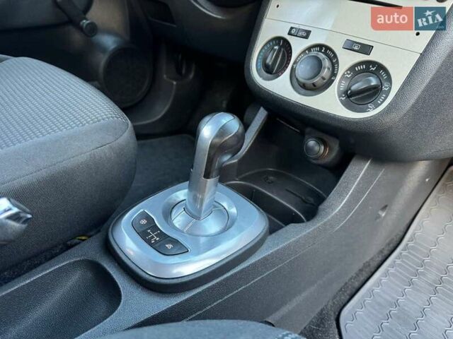 Опель Корса 2007 у Долине на Automoto.ua Синій Опель Корса, об'ємом двигуна 1.23 л та пробігом 170 тис. км за 4400 $, фото 2 на Automoto.ua