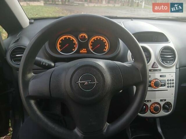 Синий Опель Корса, объемом двигателя 1.36 л и пробегом 253 тыс. км за 5000 $, фото 14 на Automoto.ua