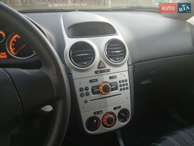 Синий Опель Корса, объемом двигателя 1.36 л и пробегом 253 тыс. км за 5000 $, фото 16 на Automoto.ua