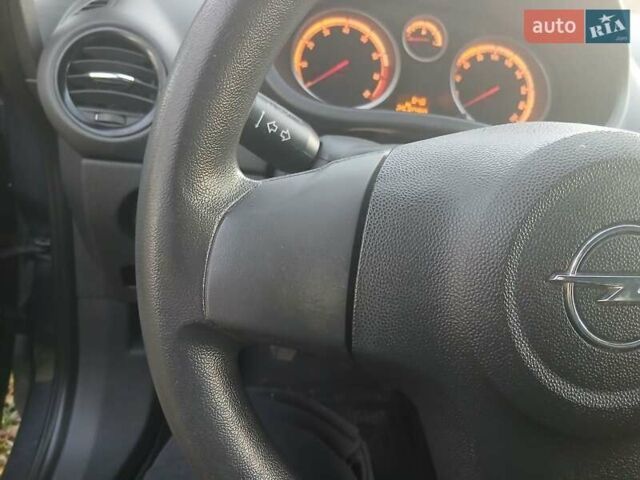 Синий Опель Корса, объемом двигателя 1.36 л и пробегом 253 тыс. км за 5000 $, фото 20 на Automoto.ua
