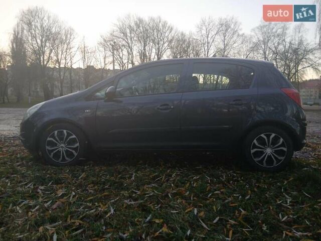 Синий Опель Корса, объемом двигателя 1.36 л и пробегом 253 тыс. км за 5000 $, фото 4 на Automoto.ua