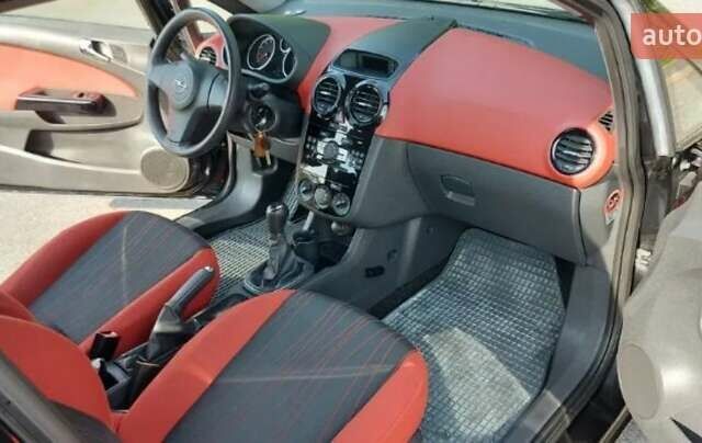 Синій Опель Корса, об'ємом двигуна 1.2 л та пробігом 67 тис. км за 5500 $, фото 9 на Automoto.ua