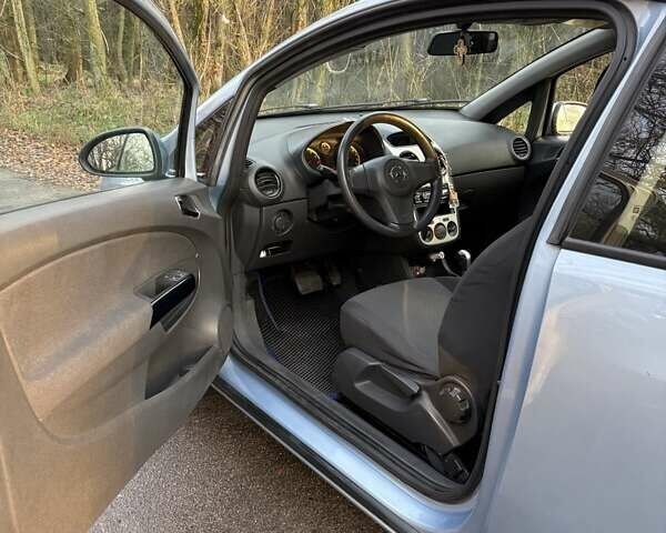 Синий Опель Корса, объемом двигателя 1.2 л и пробегом 226 тыс. км за 4300 $, фото 3 на Automoto.ua