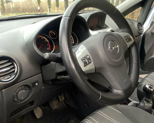 Синий Опель Корса, объемом двигателя 1.36 л и пробегом 192 тыс. км за 4600 $, фото 7 на Automoto.ua