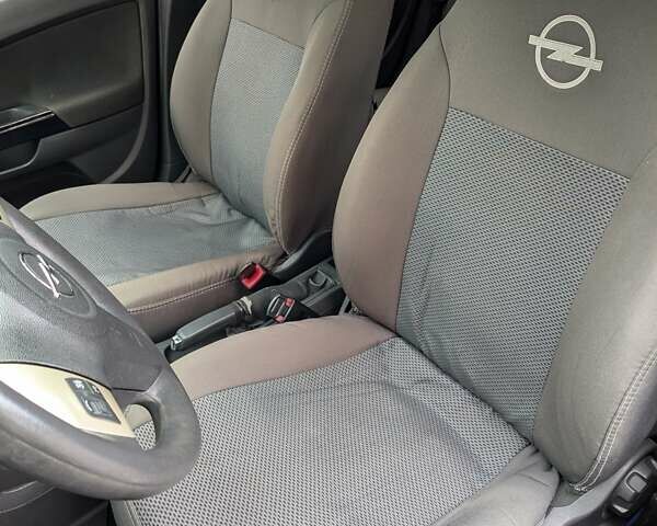 Опель Корса 2008 в Львове на Automoto.ua Синий Опель Корса, объемом двигателя 1.36 л и пробегом 177 тыс. км за 5700 $, фото 11 на Automoto.ua