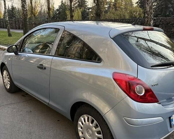 Синий Опель Корса, объемом двигателя 1.2 л и пробегом 226 тыс. км за 4300 $, фото 5 на Automoto.ua