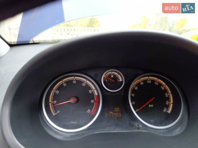 Синій Опель Корса, об'ємом двигуна 1.23 л та пробігом 218 тис. км за 3500 $, фото 2 на Automoto.ua