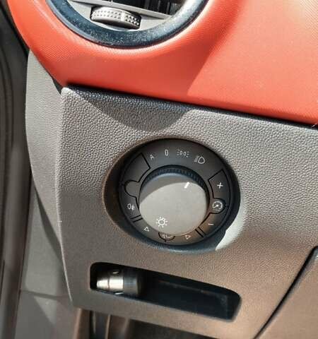 Синій Опель Корса, об'ємом двигуна 1.4 л та пробігом 260 тис. км за 4900 $, фото 10 на Automoto.ua