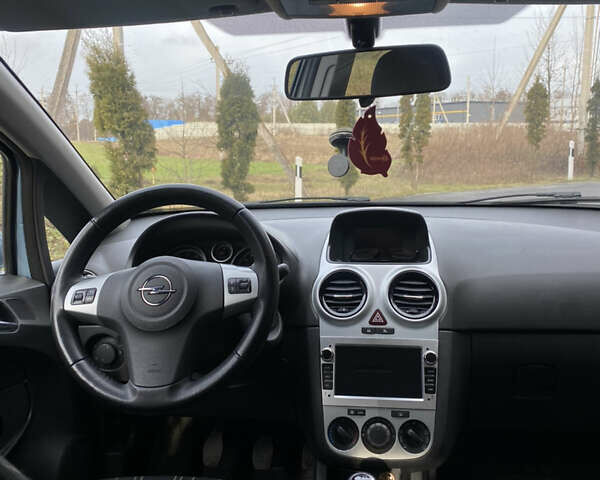 Синий Опель Корса, объемом двигателя 1.36 л и пробегом 192 тыс. км за 4600 $, фото 5 на Automoto.ua