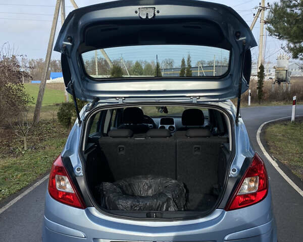 Синий Опель Корса, объемом двигателя 1.36 л и пробегом 192 тыс. км за 4600 $, фото 10 на Automoto.ua