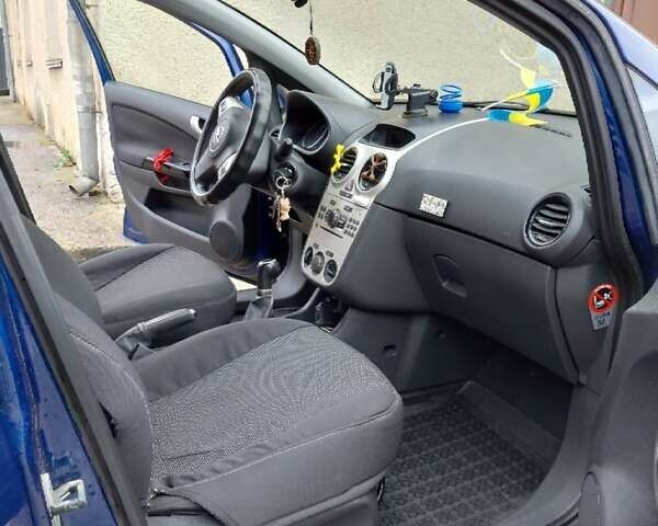 Синій Опель Корса, об'ємом двигуна 1.23 л та пробігом 218 тис. км за 3500 $, фото 1 на Automoto.ua