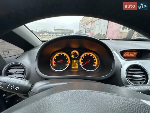 Синій Опель Корса, об'ємом двигуна 1.36 л та пробігом 245 тис. км за 5999 $, фото 39 на Automoto.ua