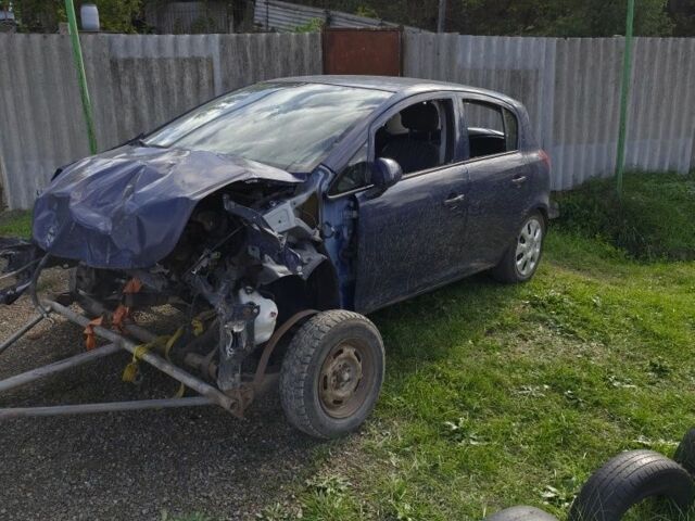 Синій Опель Корса, об'ємом двигуна 1 л та пробігом 143 тис. км за 500 $, фото 5 на Automoto.ua