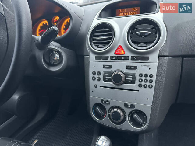 Синій Опель Корса, об'ємом двигуна 1.36 л та пробігом 245 тис. км за 5999 $, фото 29 на Automoto.ua