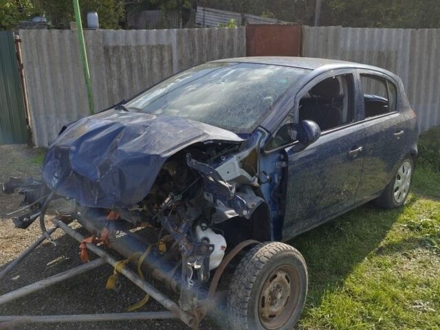 Синій Опель Корса, об'ємом двигуна 1 л та пробігом 143 тис. км за 500 $, фото 4 на Automoto.ua
