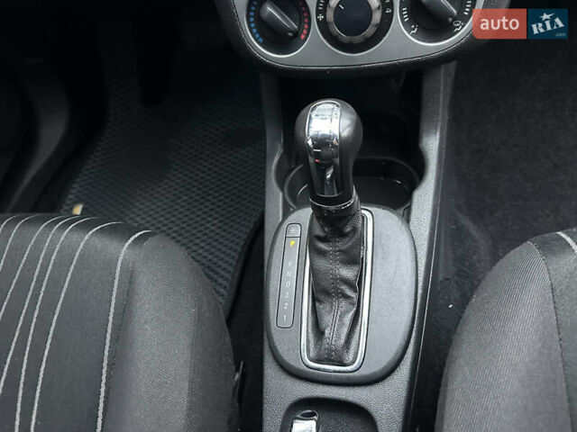 Синій Опель Корса, об'ємом двигуна 1.36 л та пробігом 245 тис. км за 5999 $, фото 28 на Automoto.ua