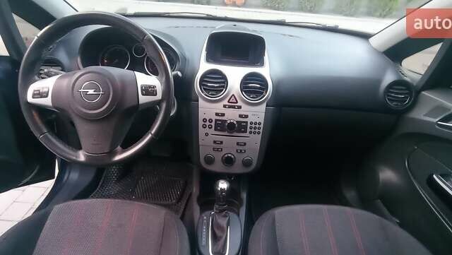 Синій Опель Корса, об'ємом двигуна 1.36 л та пробігом 255 тис. км за 4999 $, фото 1 на Automoto.ua