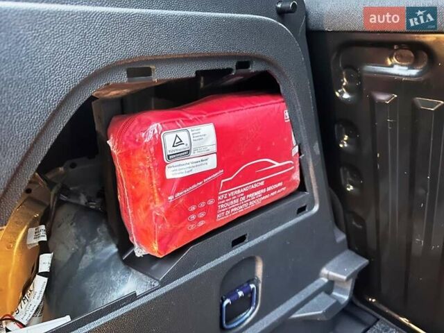 Синій Опель Корса, об'ємом двигуна 1 л та пробігом 213 тис. км за 4300 $, фото 27 на Automoto.ua