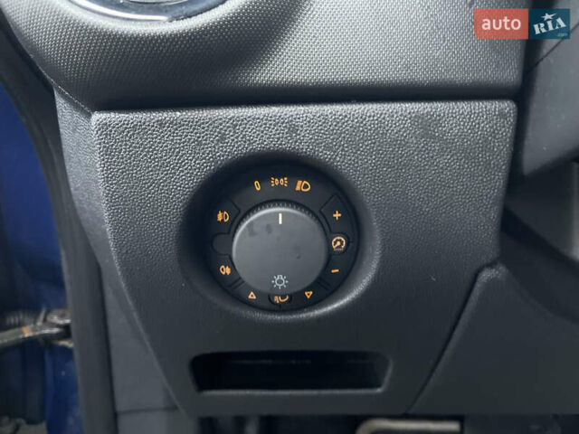 Синий Опель Корса, объемом двигателя 1.4 л и пробегом 192 тыс. км за 5650 $, фото 11 на Automoto.ua