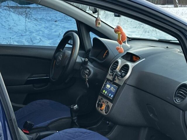 Синий Опель Корса, объемом двигателя 1.2 л и пробегом 300 тыс. км за 4900 $, фото 6 на Automoto.ua