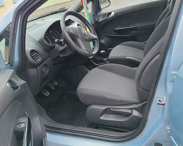 Синій Опель Корса, об'ємом двигуна 1.23 л та пробігом 349 тис. км за 4000 $, фото 3 на Automoto.ua