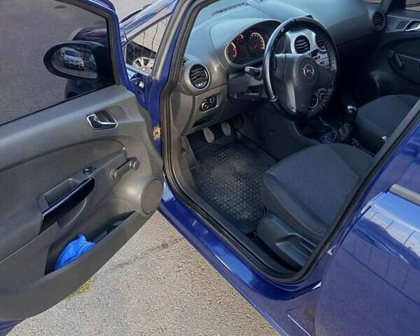 Синий Опель Корса, объемом двигателя 1.3 л и пробегом 247 тыс. км за 5000 $, фото 7 на Automoto.ua