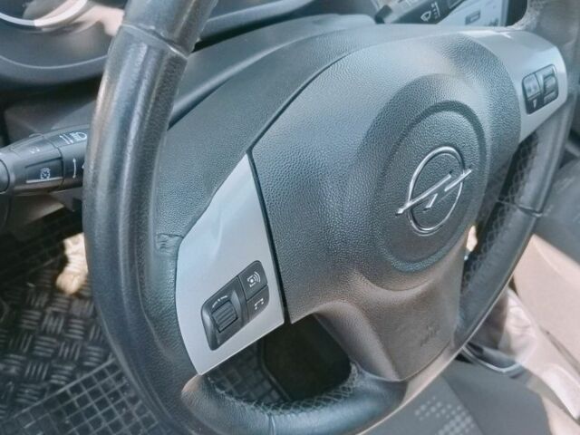 Синій Опель Корса, об'ємом двигуна 1.2 л та пробігом 186 тис. км за 5300 $, фото 20 на Automoto.ua