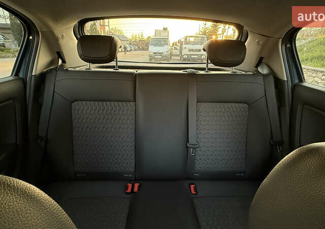 Синий Опель Корса, объемом двигателя 1.3 л и пробегом 180 тыс. км за 6300 $, фото 12 на Automoto.ua