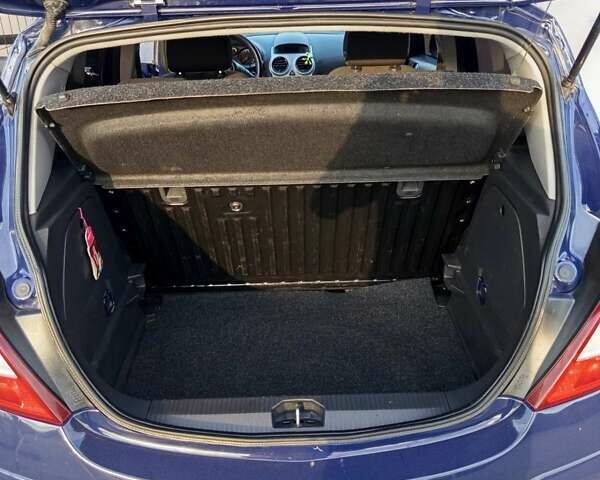 Синий Опель Корса, объемом двигателя 1.3 л и пробегом 247 тыс. км за 5000 $, фото 5 на Automoto.ua