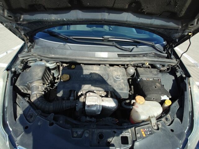 Синий Опель Корса, объемом двигателя 1.3 л и пробегом 181 тыс. км за 5300 $, фото 11 на Automoto.ua