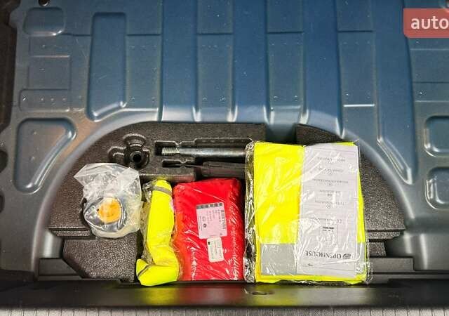 Синий Опель Корса, объемом двигателя 0 л и пробегом 120 тыс. км за 13000 $, фото 30 на Automoto.ua