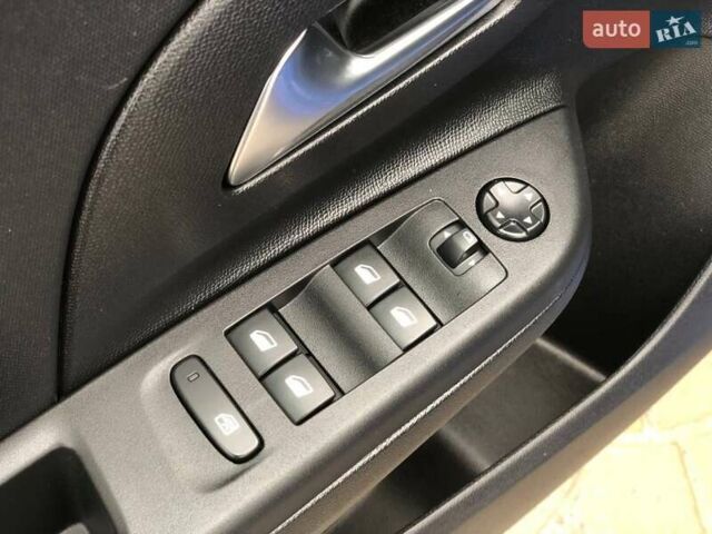 Синий Опель Корса, объемом двигателя 1.2 л и пробегом 1 тыс. км за 17000 $, фото 36 на Automoto.ua