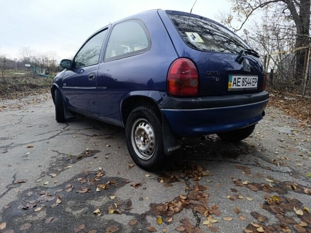 Синій Опель Корса, об'ємом двигуна 1.2 л та пробігом 200 тис. км за 1750 $, фото 5 на Automoto.ua