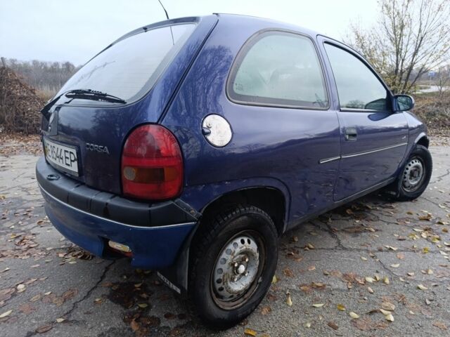 Синій Опель Корса, об'ємом двигуна 1.2 л та пробігом 200 тис. км за 1750 $, фото 4 на Automoto.ua