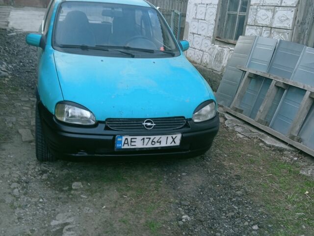 Зелений Опель Корса, об'ємом двигуна 1.2 л та пробігом 300 тис. км за 831 $, фото 6 на Automoto.ua